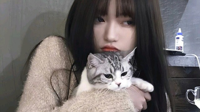 (っ'-')╮=͟͟͞͞