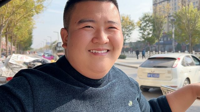 公婆因丢东西生气互不搭理，儿媳要把二老赶回去，老公竟不管不问