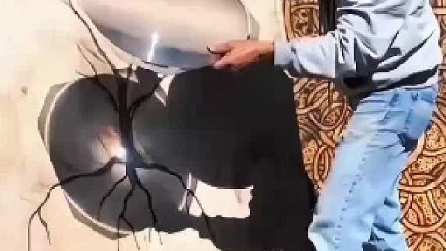 这幅画，太阳是画笔吗……