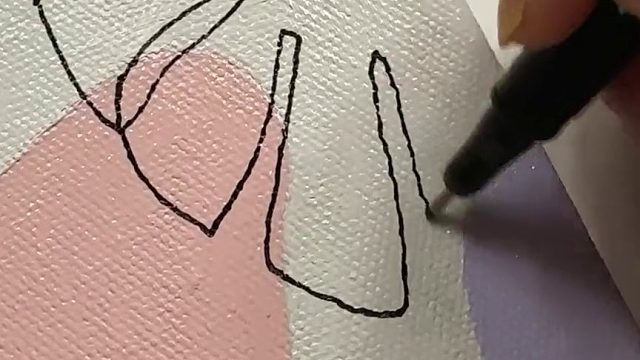 简洁的布面作画