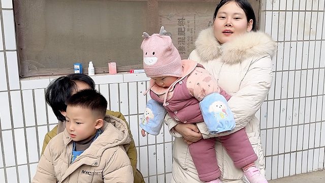 妞妞带全家人回老家，婆婆一见到公公就发火，现场好气又好笑