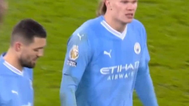 不满判罚！哈兰德 赛后直接爆粗口！