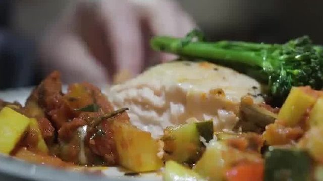 人人都嫌弃的预制菜，为何能受到国家提议，还做出千亿市场01