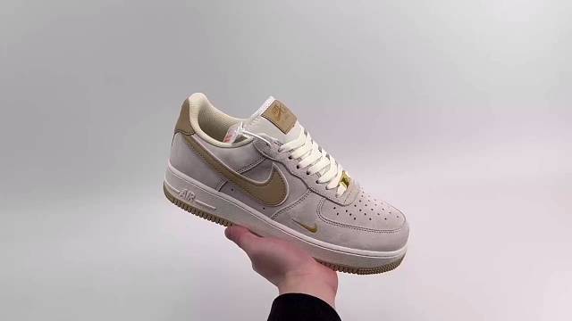 Nike Air Force 1 Low 07 麂皮卡其浅灰