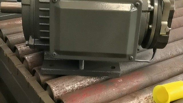 你有你的朝九晚五，我有我的全年无休，致一直为梦想奋斗的你。