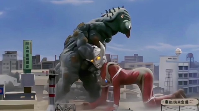 奥特曼黑历史之艾斯穿老北京布鞋