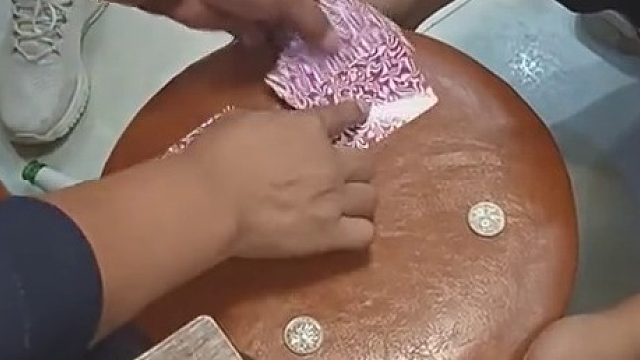 哇哦，这魔术有点意思，有知道是怎么做到的吗？