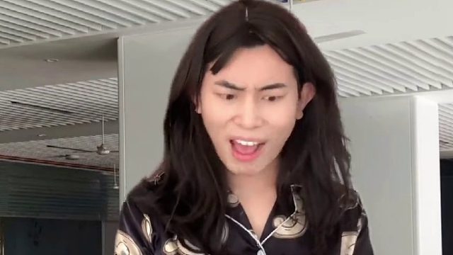 当代大学生在校内外的消费观