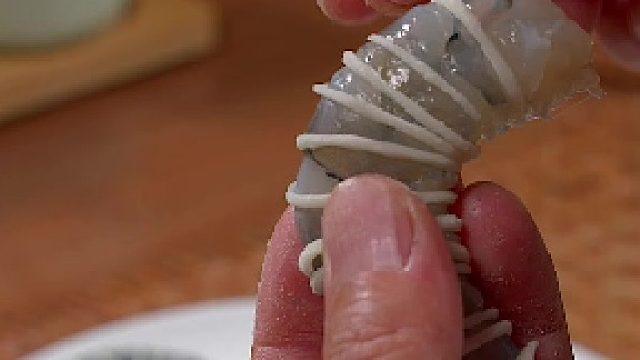 爱吃的美食，还没上桌就被抢光了