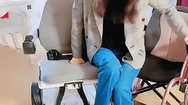 除了上述提到的检查方法，还有一些其他辅助检查可以帮助医生对运动神经元病进行诊断。