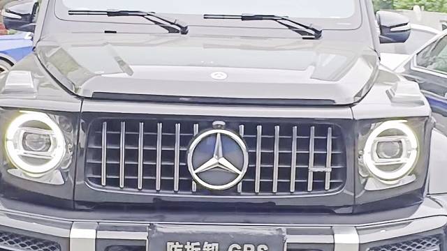 奔驰大G63新车落地集体安装防拆防屏蔽GPS定位防盗系统，提升汽车安全预警功能强大，拆机锁车。