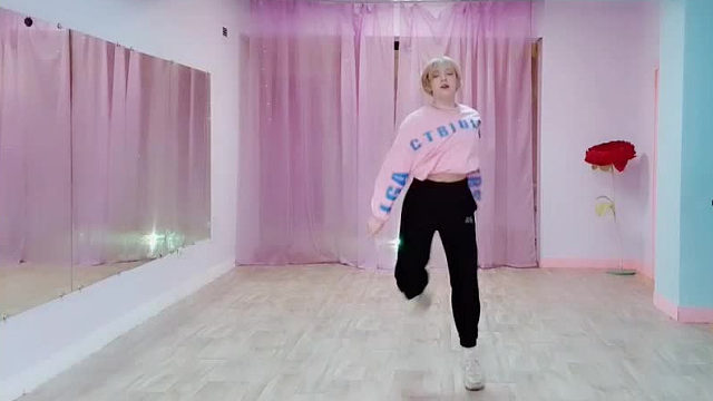 自娱自乐_俄罗斯教主表演嘉宾系列精选22.08.02_铁锤(安吉丽娜)00