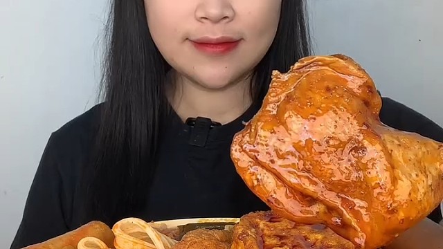 曹氏爆辣 特辣加汤 兰花干吸满汤汁 一口爆汁 超辣超过瘾食者道大肉肠 超大根