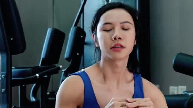 这妹子底盘可还行