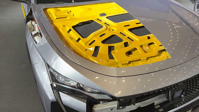 法系车安全吗？看看这辆透视车，还是很到位的！