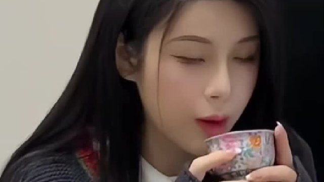 和闺蜜合谋想给她惊喜来着，没想到直接被她送进了医院