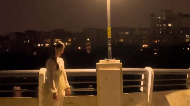 你看世间朗朗有光照，留了树荫送我乘凉