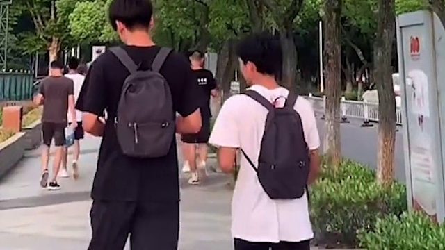 我一米八，快夸我