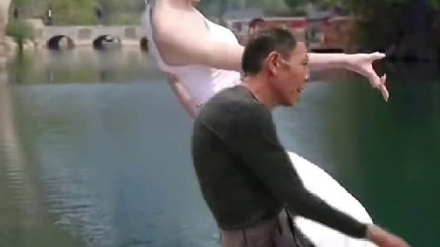 看看他们的舞姿