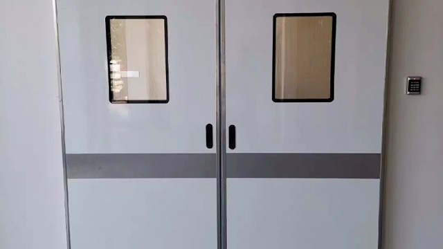 病房门的开启方向