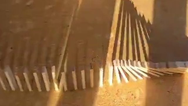 长达一分钟的多米诺骨牌被推倒 一次看过瘾