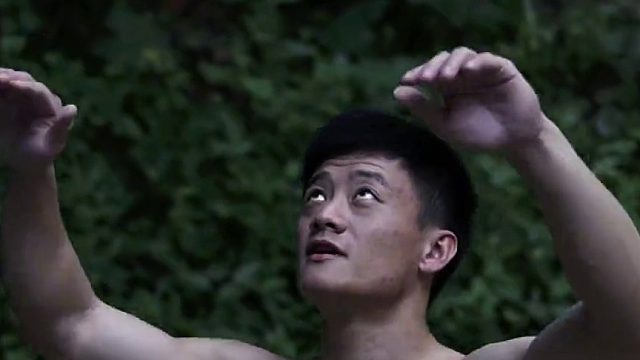 “当你决定不再颓废，要做的就是战胜自己”