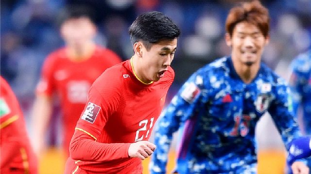 国足与日韩差距有多大？戴伟浚：撞都撞不动，李刚仁像梅西！