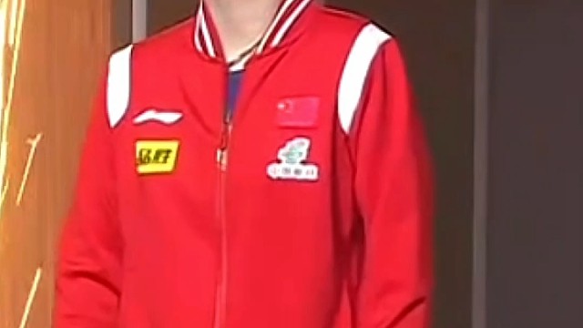 恭喜孙颖莎连续夺得单人冠军和双人冠军