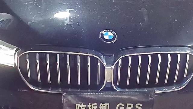 宝马530Li安装防拆抗屏蔽GPS定位防盗系统，提升汽车安全预警功能强大，拆机锁车