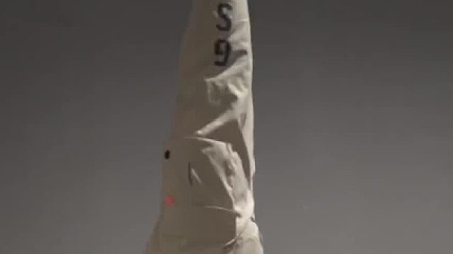 正在靠墙倒立学习的小伙伴一定要注意这几个问题