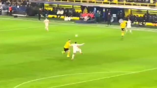 球迷视角的极限解围#聚勒#姆巴佩