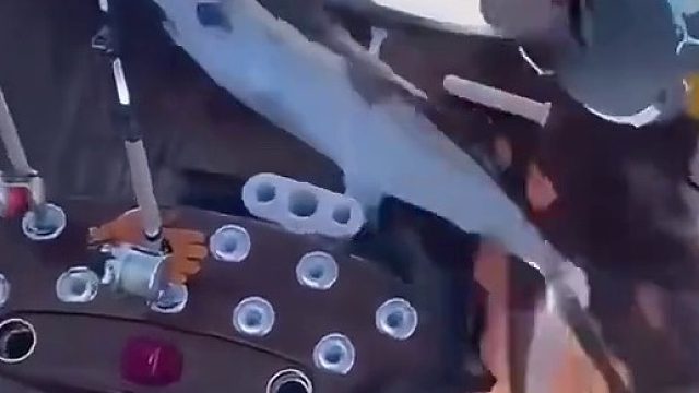 插大腿算一般。插胸上就惨了。