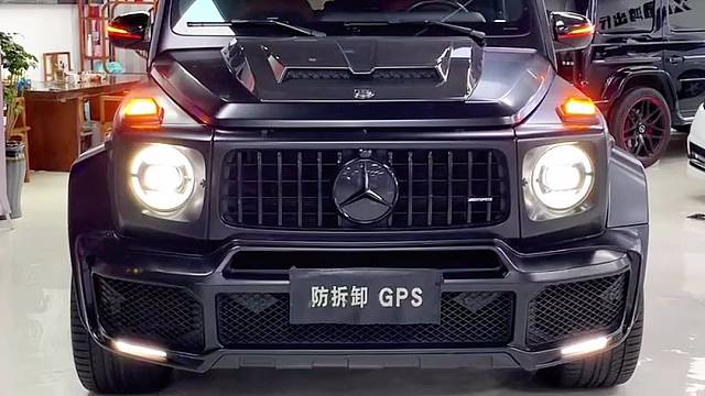 奔驰大G63安装防拆抗屏蔽GPS定位防盗系统，提升汽车安全预警功能强大，拆机锁车