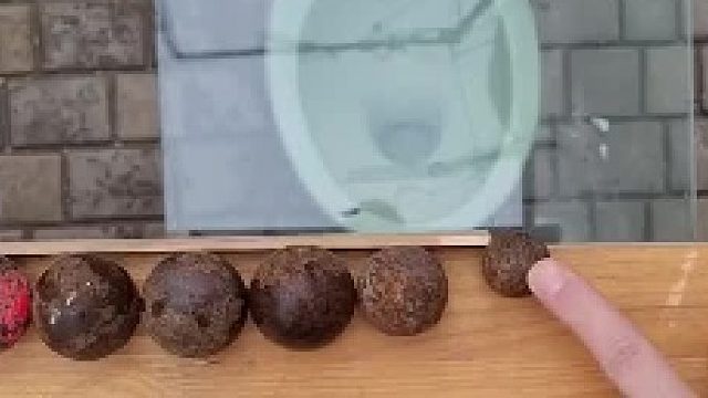 国外趣味实验：铁球砸玻璃