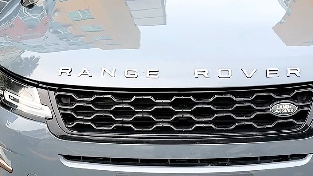 路虎运动版安装防拆抗屏蔽GPS定位防盗系统,全面提升车辆防火墙,为您的车辆一路保驾护航#卫通达#豪车