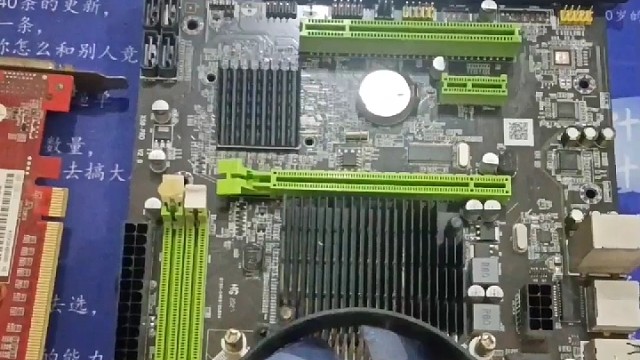 80元电脑主机挑战玩英雄联盟，成功了？