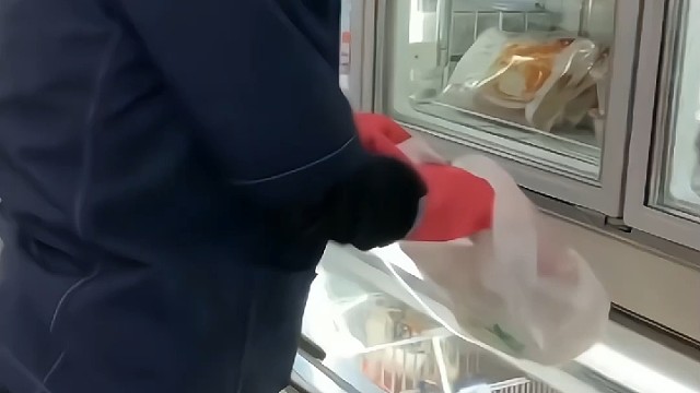 为什么日本年轻人愿意做底层工作？