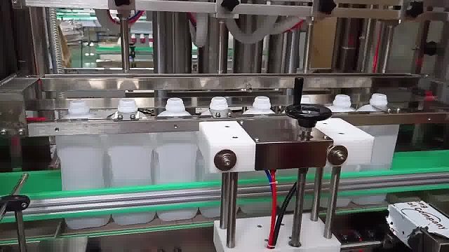 1L食品饮料灌装机_移动灌装机