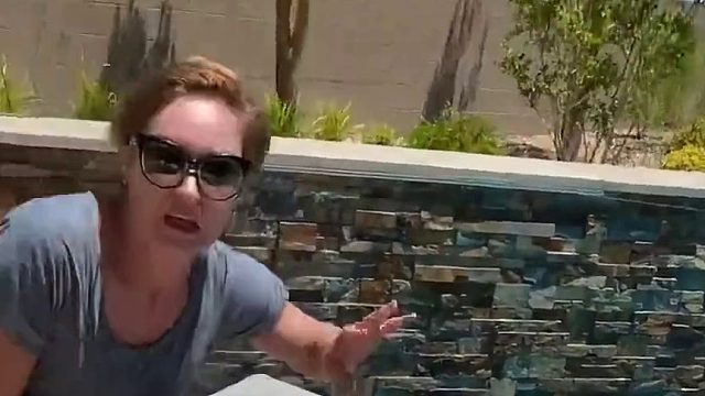 看看外国父母怎么教训懒惰的女儿