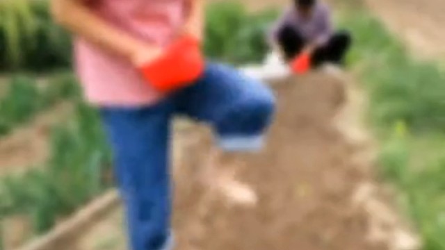 看把阿姨乐的～