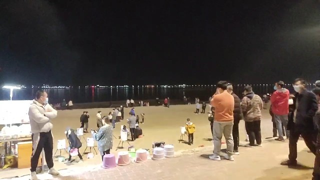 粉丝们想看海，满足粉丝们的要求/{sh