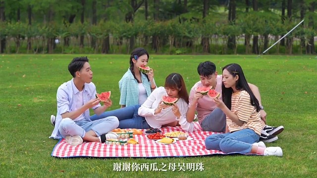 我们能实验西瓜自由吃，知道为什么嘛？