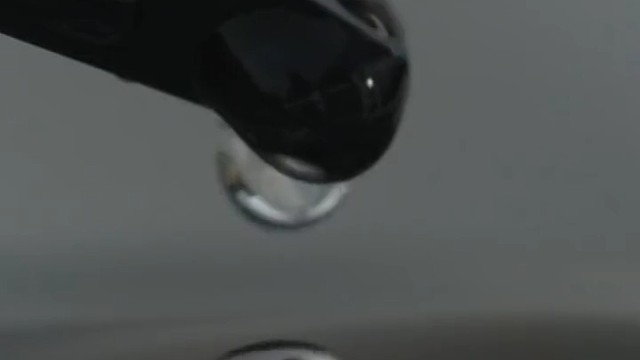 超高速摄影镜头下，看水滴落入水中，是什么样的？