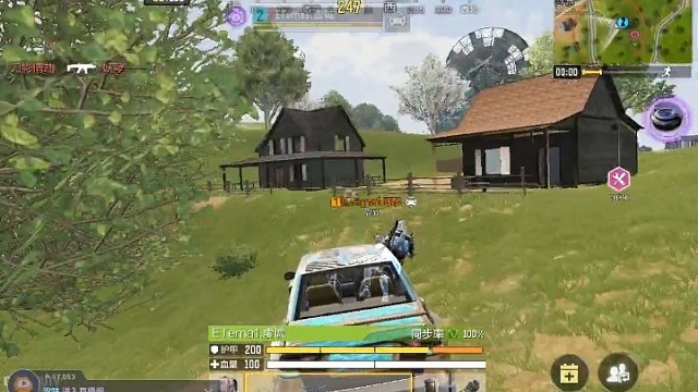 想把飞机打爆来着，结果被活动的圣诞树挡住了 666