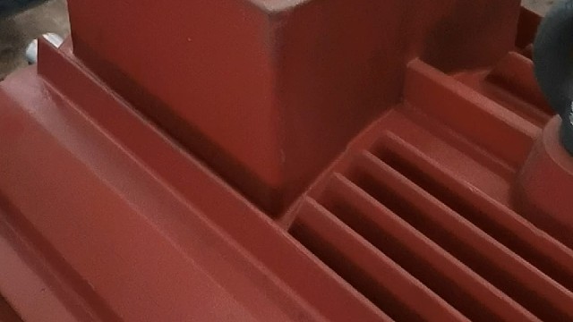 成功道路上并不拥挤，专注和坚持很重要