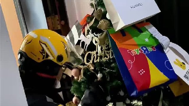 叔叔是圣诞老人么？