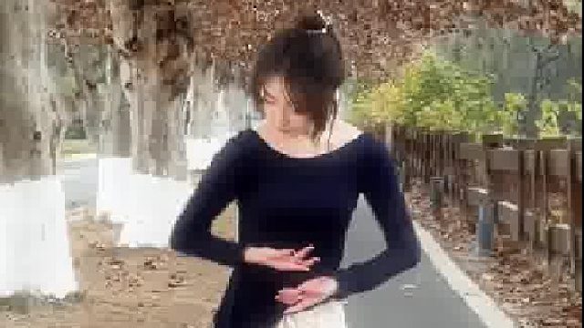 我见众生皆草木，唯有见你是青山