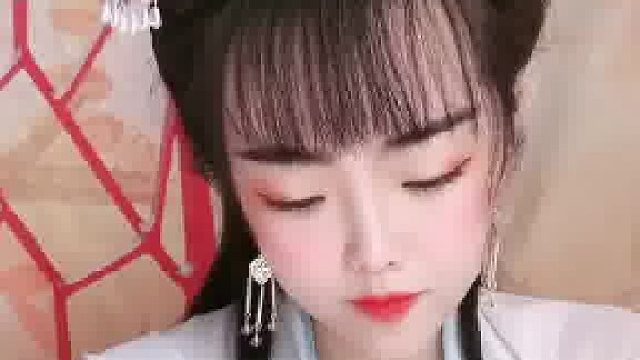 每个班都有一个爱接话的同学