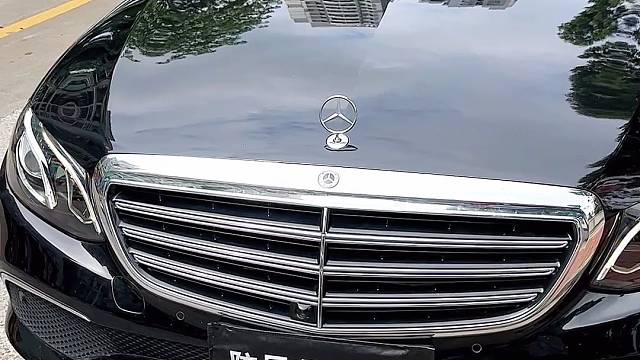 奔驰E300L安装防拆抗屏蔽GPS定位防盗系统，开启屏蔽器自动锁车，换卡、扣卡、干扰锁车报警到手机。