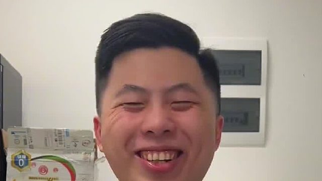 上班前我以为我能装很久